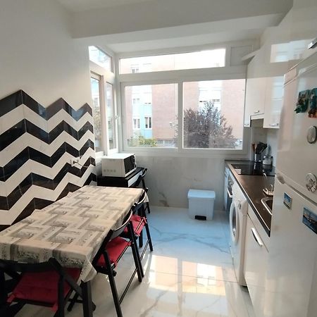 Apartamento luminoso y nuevo en Madrid Rio Exterior foto